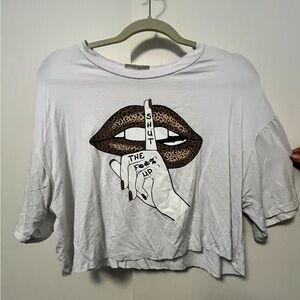 TeenBell White Crop Tee with Leopard Lips Graphic